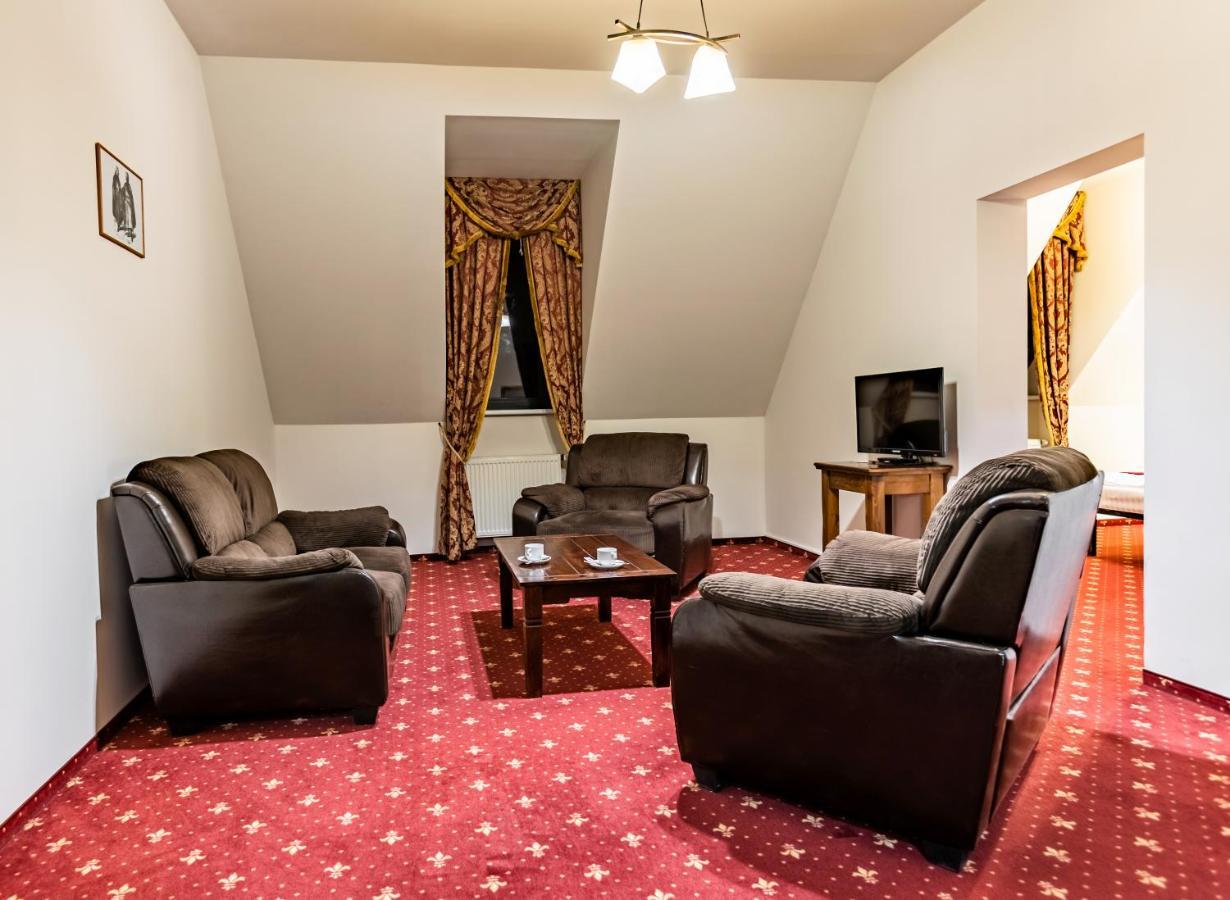 Hotel Grand Viglas Zvolen Exteriör bild