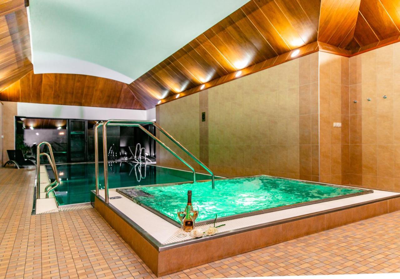 Hotel Grand Viglas Zvolen Exteriör bild