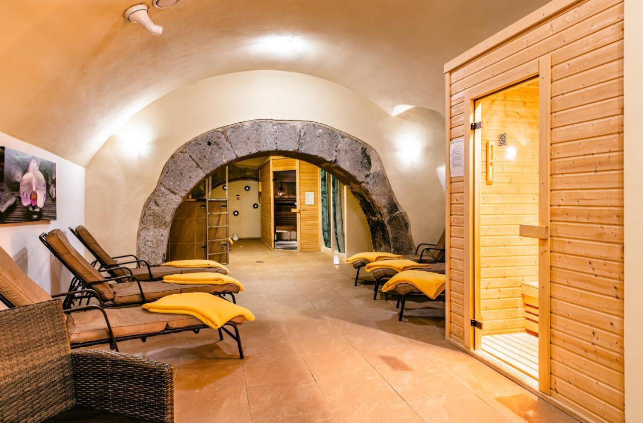 Hotel Grand Viglas Zvolen Exteriör bild