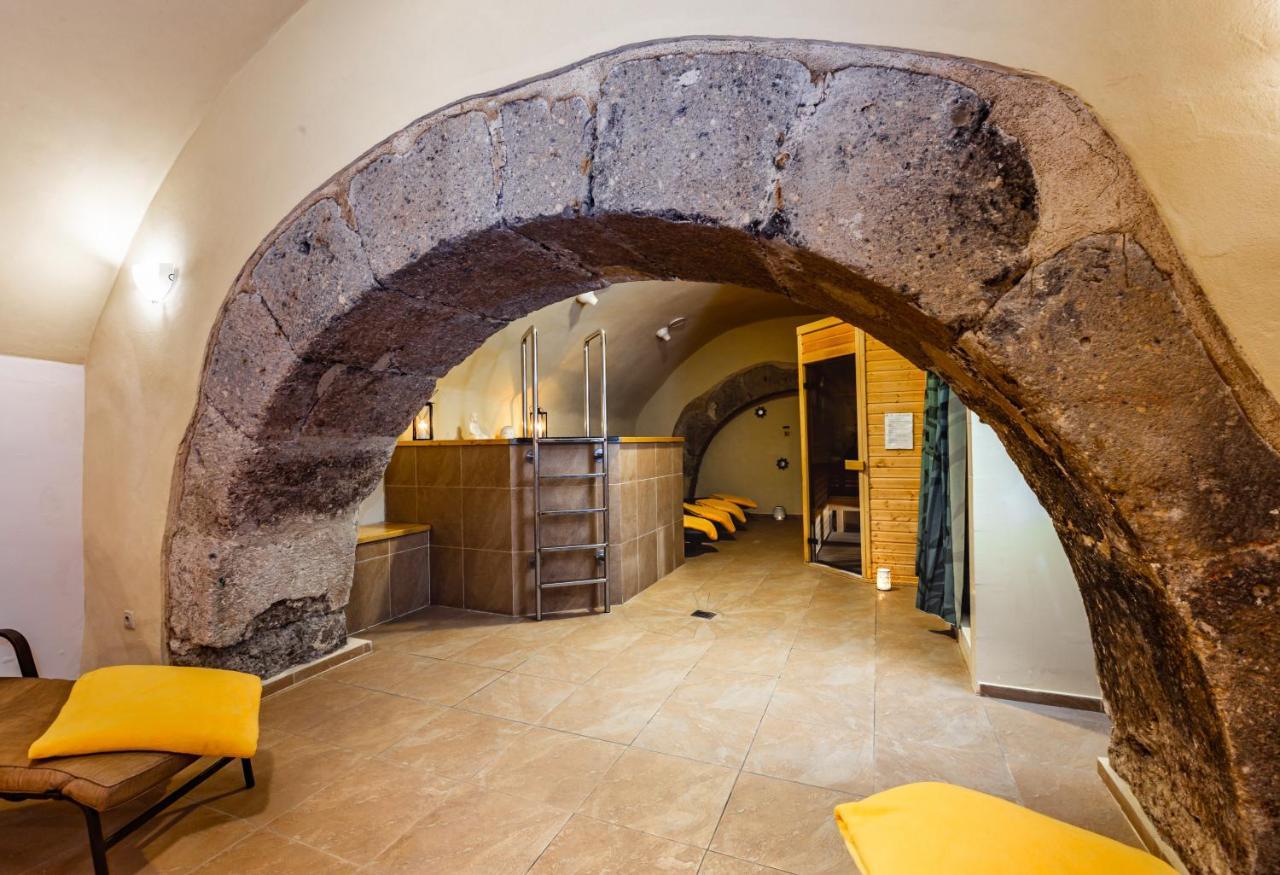 Hotel Grand Viglas Zvolen Exteriör bild