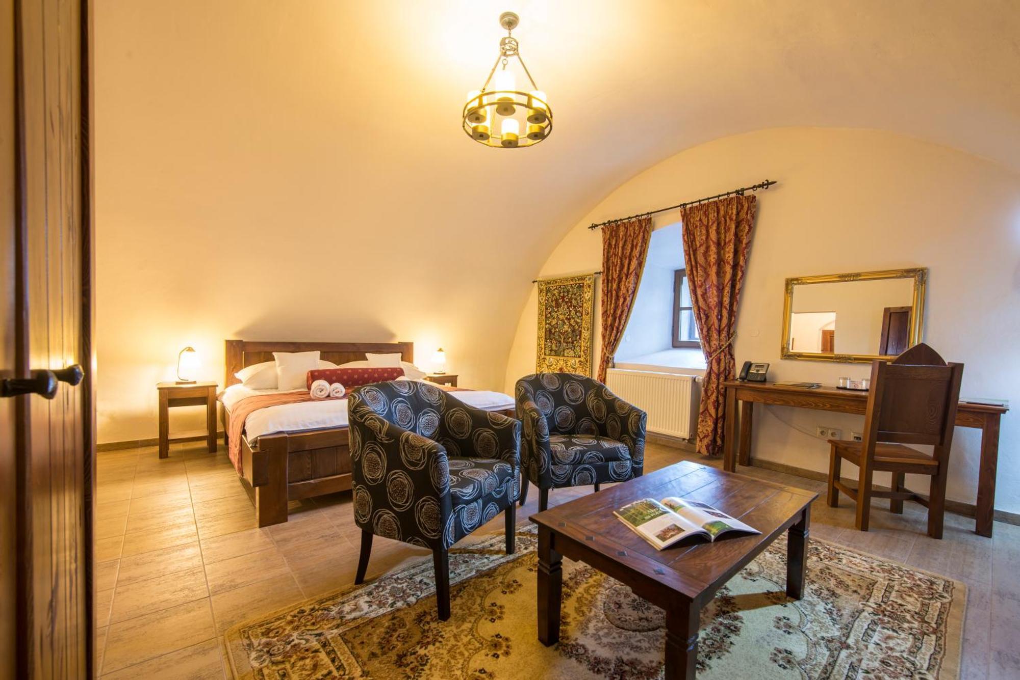 Hotel Grand Viglas Zvolen Exteriör bild