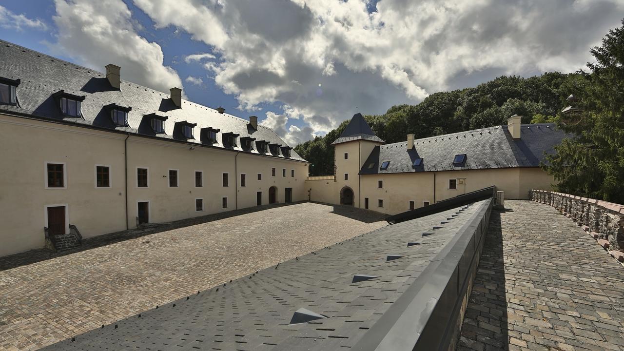 Hotel Grand Viglas Zvolen Exteriör bild
