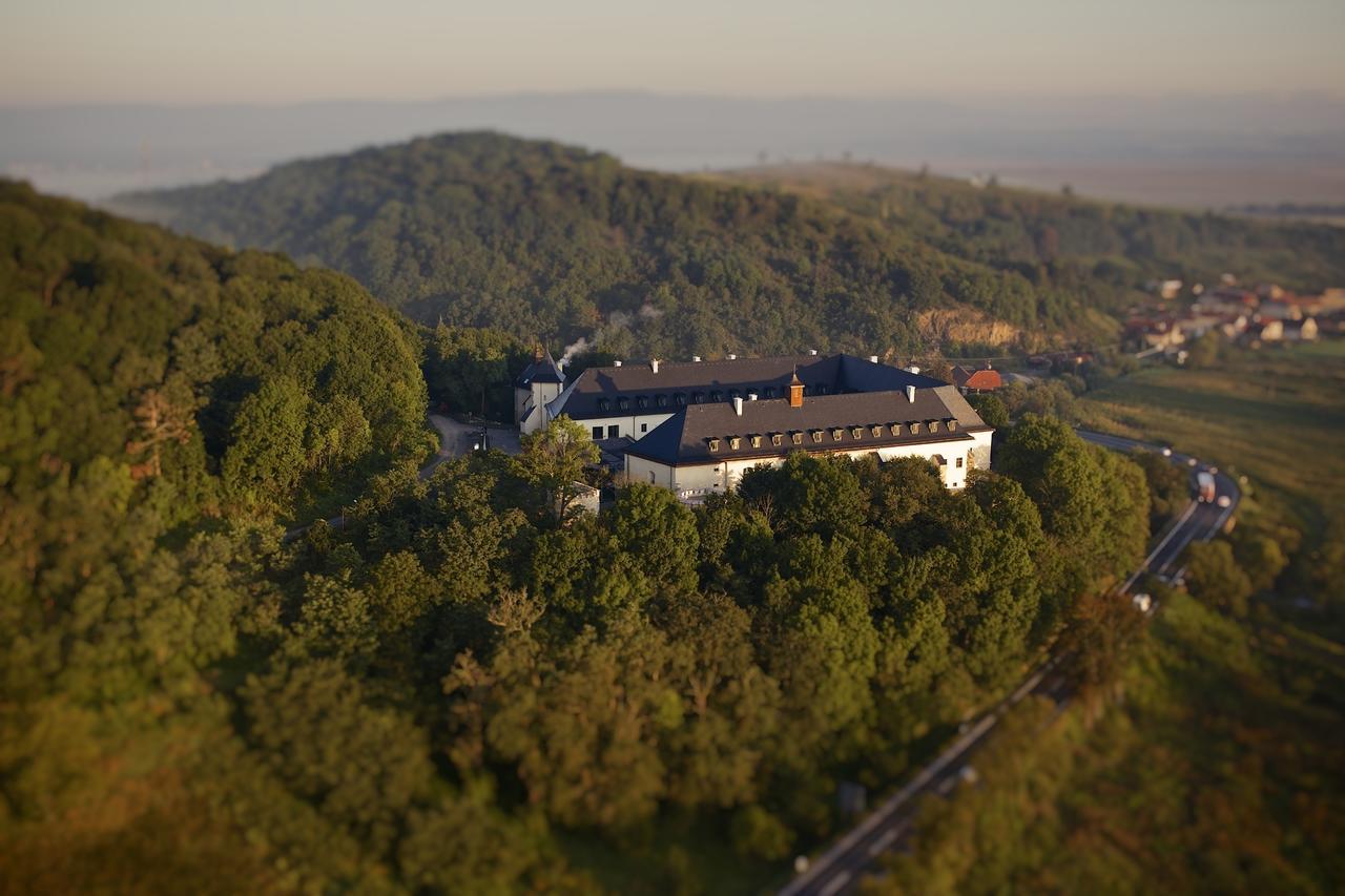 Hotel Grand Viglas Zvolen Exteriör bild